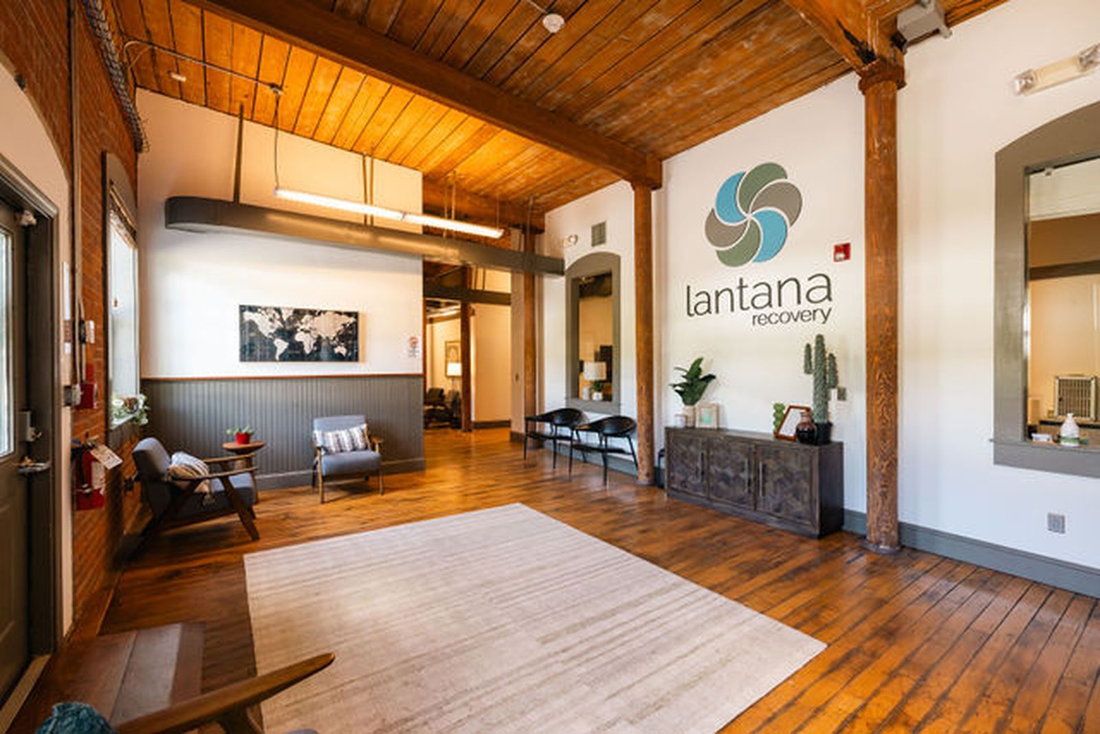 Reception at Lantana Recovery